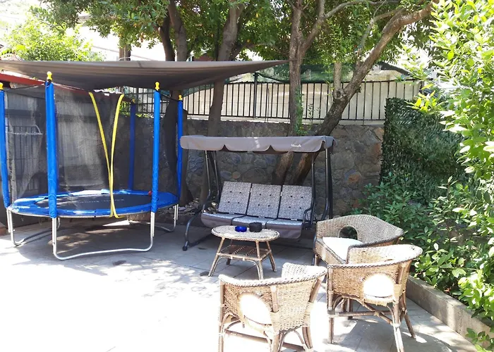 Kastoria Book House With Yard