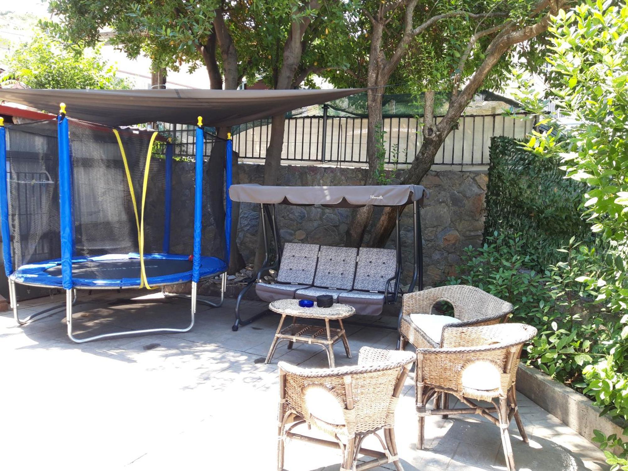 Book House With Yard * Kastoria